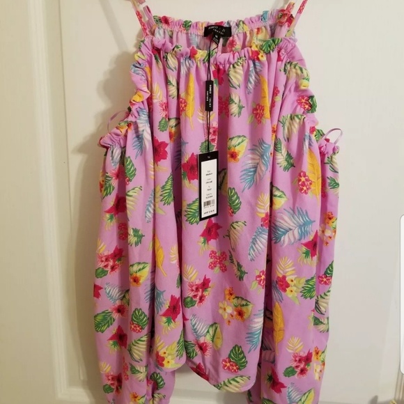 Romeo & Juliet Floral Print Cold Shoulder Top - Picture 5 of 5